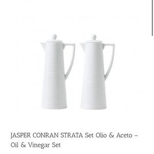 JASPER CONRAN @ WEDGWOOD
Strata bone china oil and vinegar set